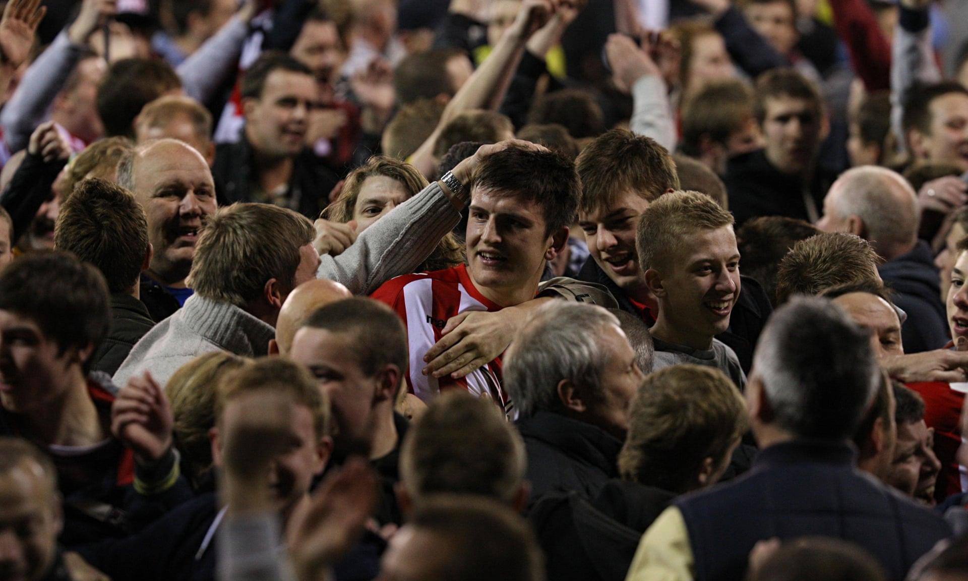 他在与摩纳 他在与摩纳